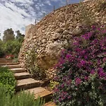 Stunning 3br In Gozo With Access To Pool By 360 Estates 아파트